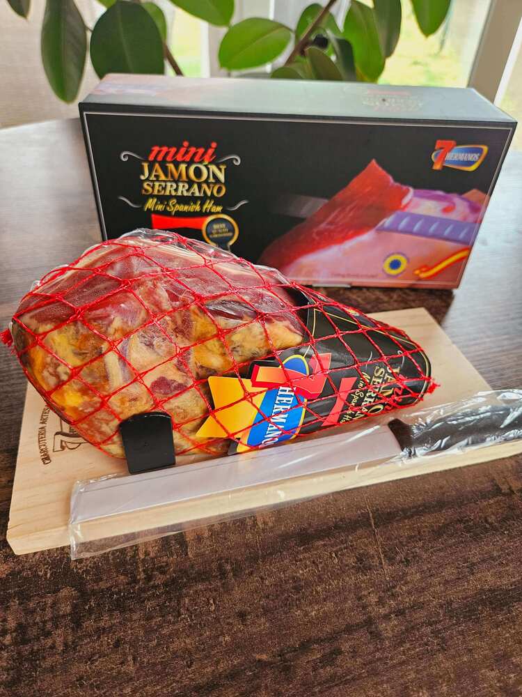 Serrano Ham Set met klem en mes | 1kg